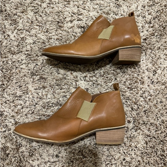 Light Brown Booties from Charleston Shoe Company Size 8 - Picture 2 of 6